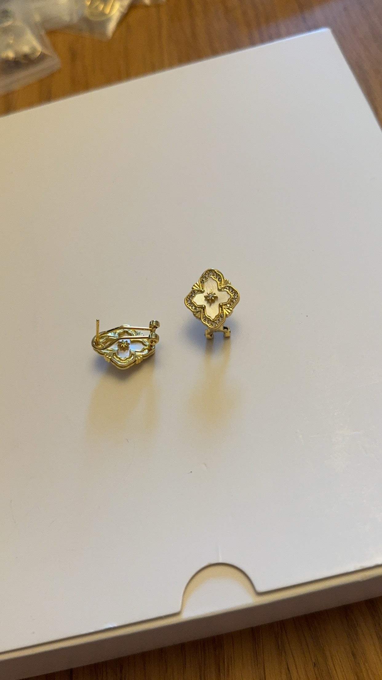 Elsa Studs